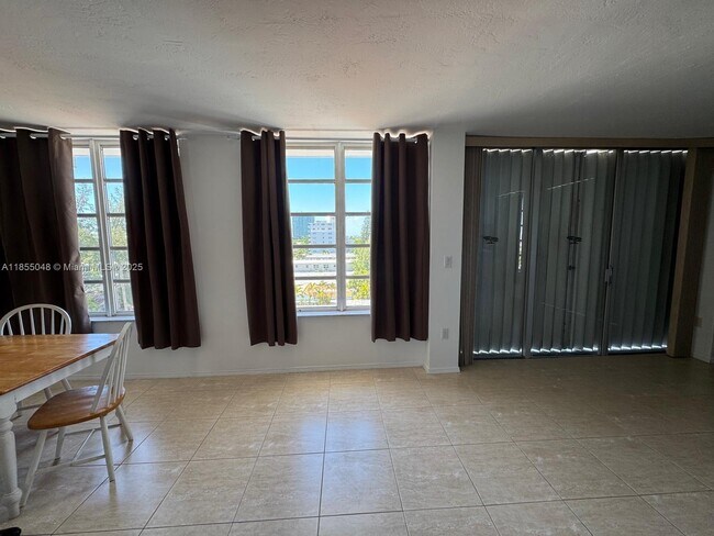 Photo - 7800 Carlyle Ave Unit 6C