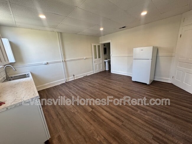 Photo - 3036 W Maryland St