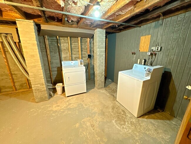 Photo - 481 Medford St Unidad #1