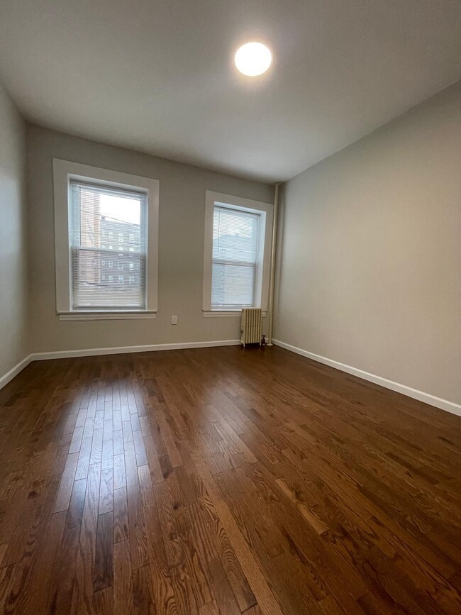 9 Bentley Ave 5 - 13 Bentley Ave Unit 5