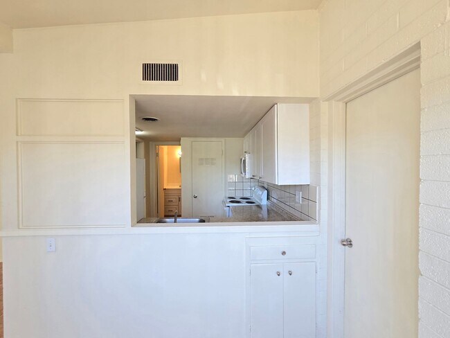 Photo - Great Location! 1 bed 1 bath Unit A