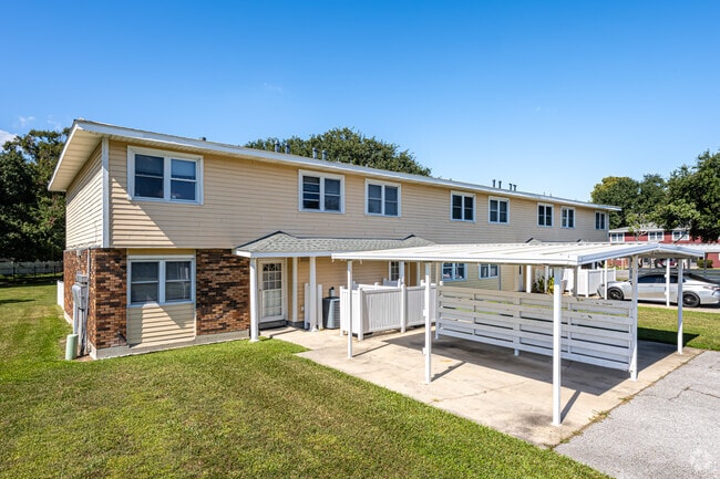 Photo - Village at Federal City - MilitaryHousing