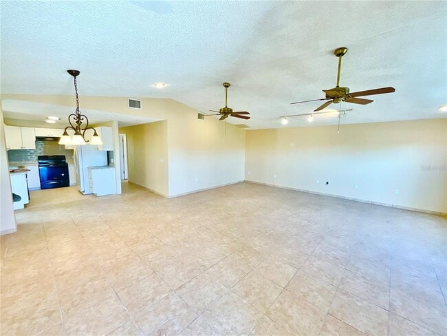 3127 Corona Dr