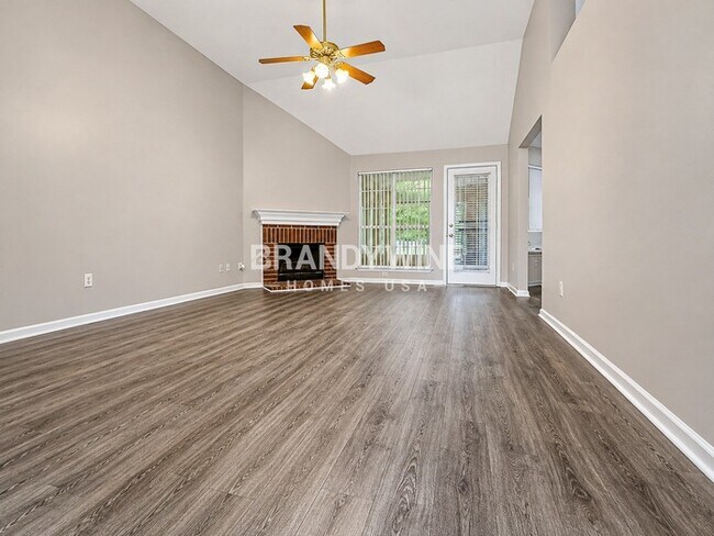 Photo - 5597 Blackburg Dr Unit 5597