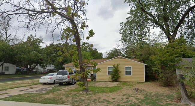 Building Photo - 3005 Millmar Dr