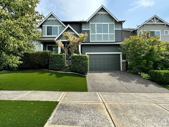 Building Photo - Beautiful large 4 bedroom home in the High...