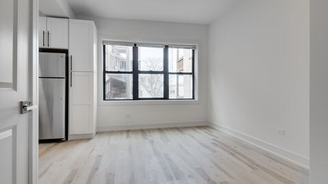 Photo - 1906 N Whipple St Unit 103