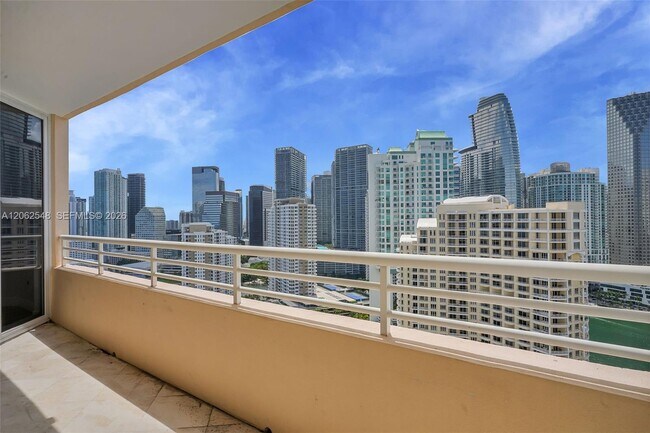 Building Photo - 808 Brickell Key Dr Unit 3007