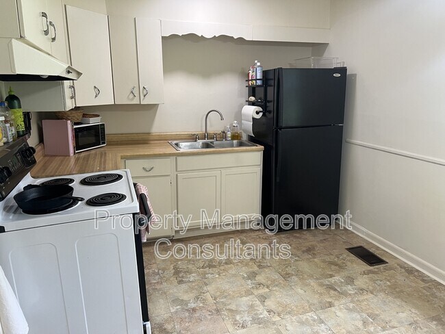 Photo - 3207 Tucker Dr NW