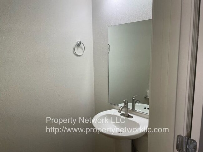 Photo - Gresham Townhouse for Rent