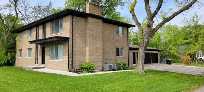 Building Photo - 34475 Jefferson Ave Rental