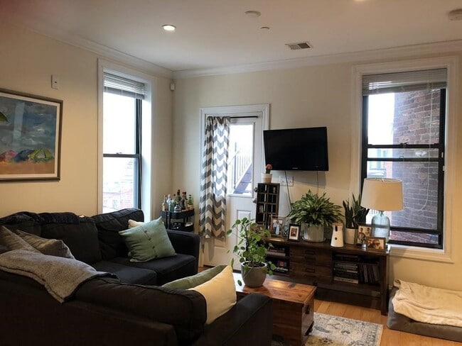 Photo - 90 White St Unit 3