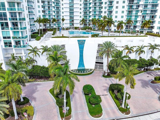 Building Photo - 7900 Harbor Island Dr Unit 1408