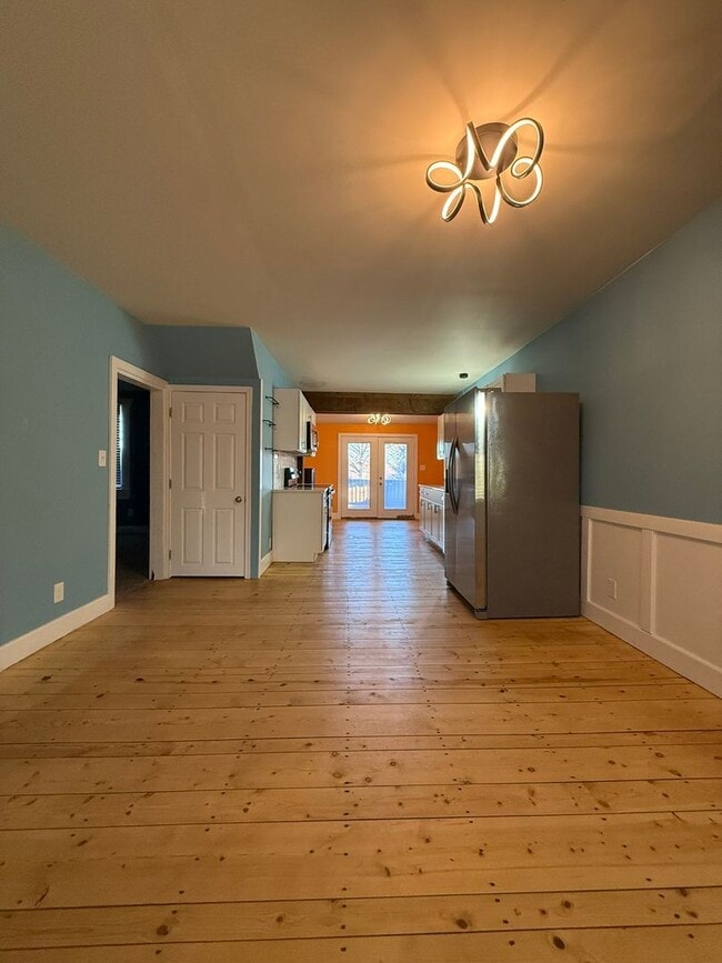 Photo - 960 Maple St