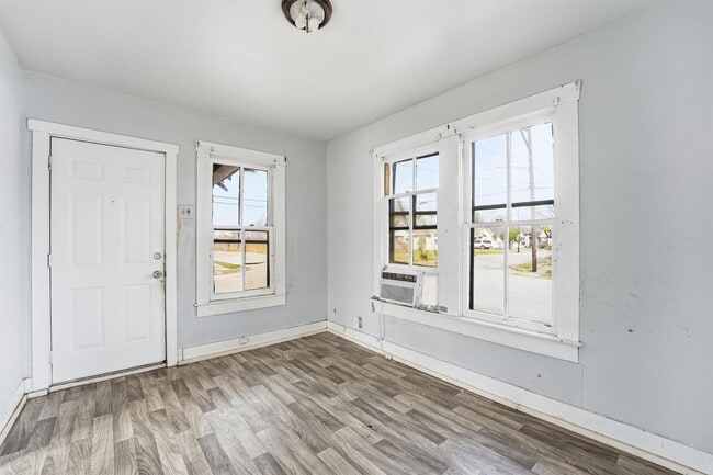 Photo - 2420 Stevens St