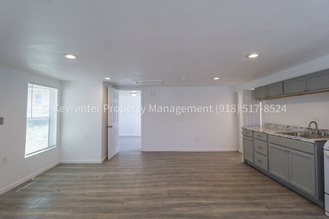 732 N Victor Ave Unit C