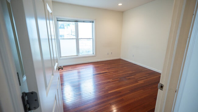 361 Pearl St Unit 4