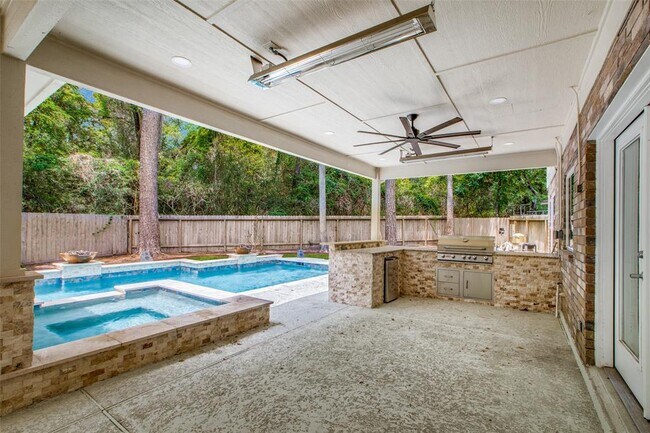 Photo - 39 Thorn Berry Pl