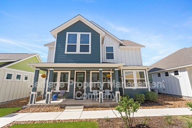 Photo - 2119 Hofstaat