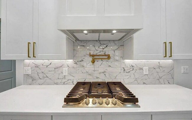 Photo - 212 S Broad St SW