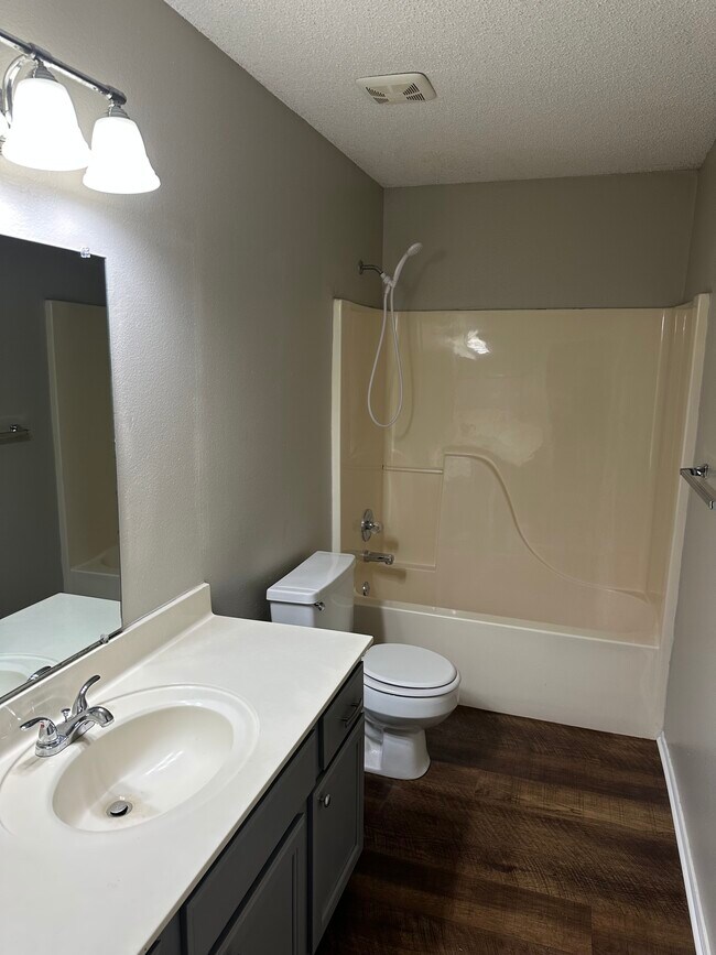 Photo - 1340 Fredonia St