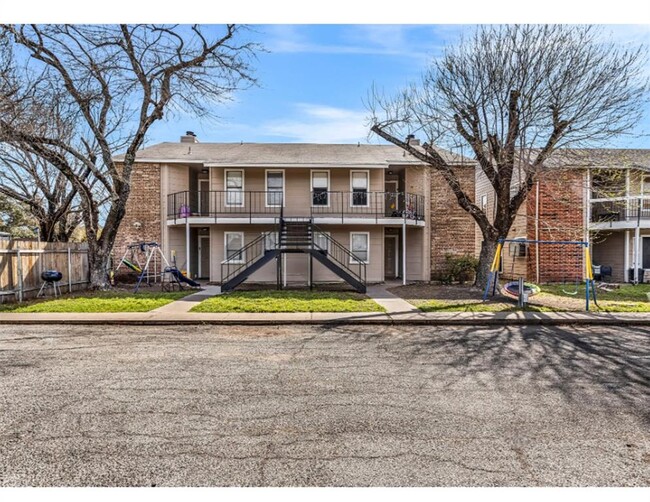 Photo - 2012 West Loop Townhome