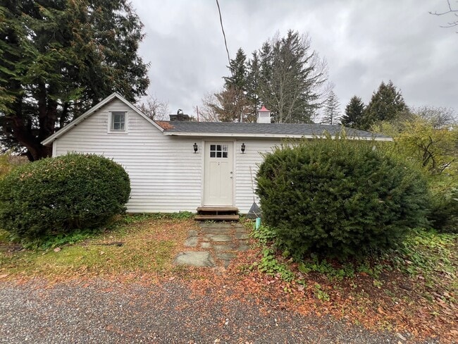 Building Photo - 826 Dryden Rd