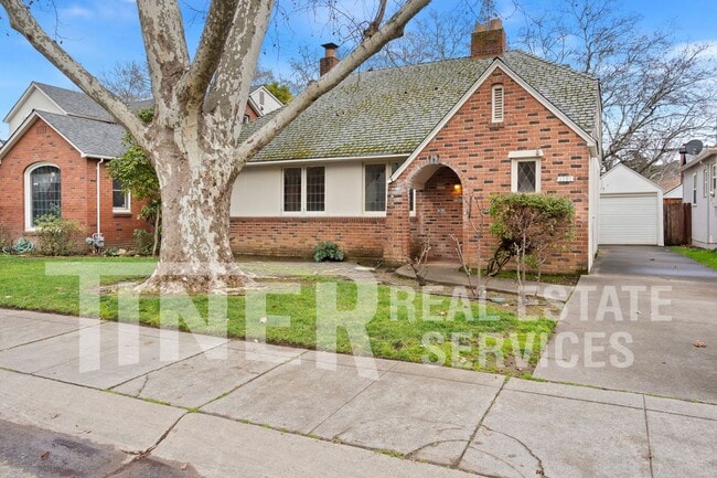 Photo - 1701 41st St