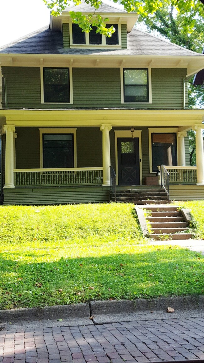 Photo - 309 Fairchild St House