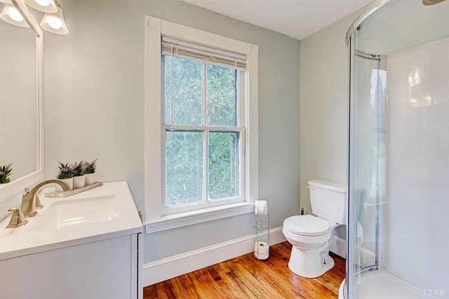 Photo - 403 Grove St