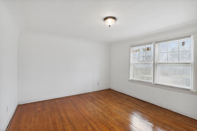 Photo - 22107/22109/22111 15 Mile Rd - T - Dubai 2... Unit 22111 15 Mile Rd TR 11/3/25