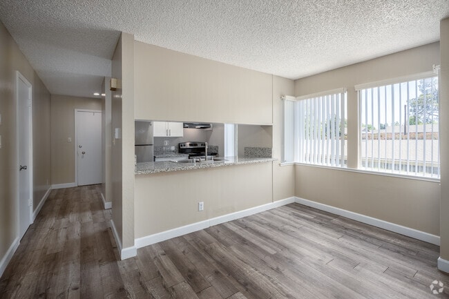 2BR, 1BA - 875SF - Dining Room