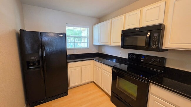 Photo - 4900 NE 123rd Ln