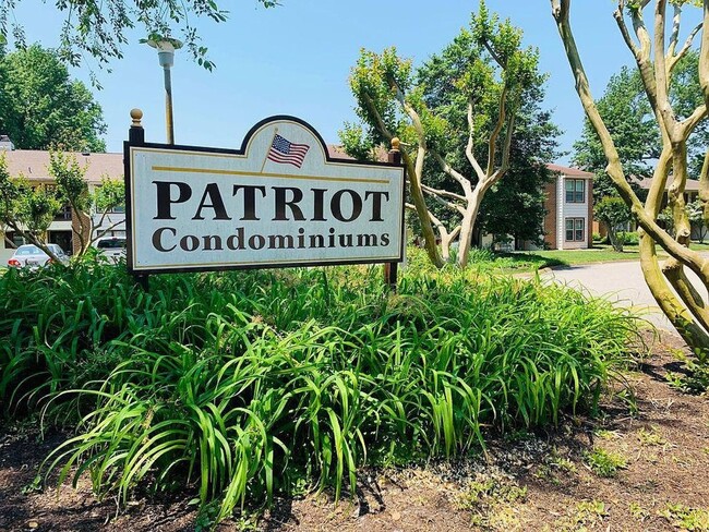 Building Photo - 302 Patriot Ln Unit B