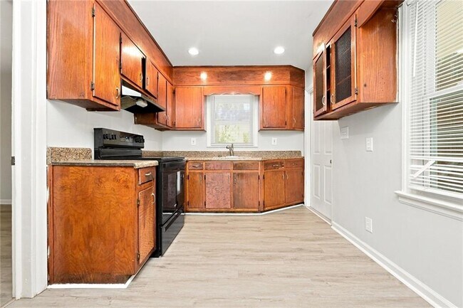 386 Lindsey Dr SE