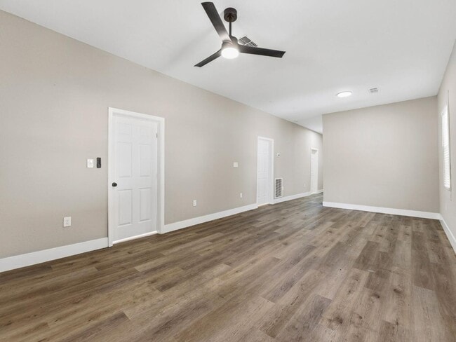 Photo - 1740 W Cherry St