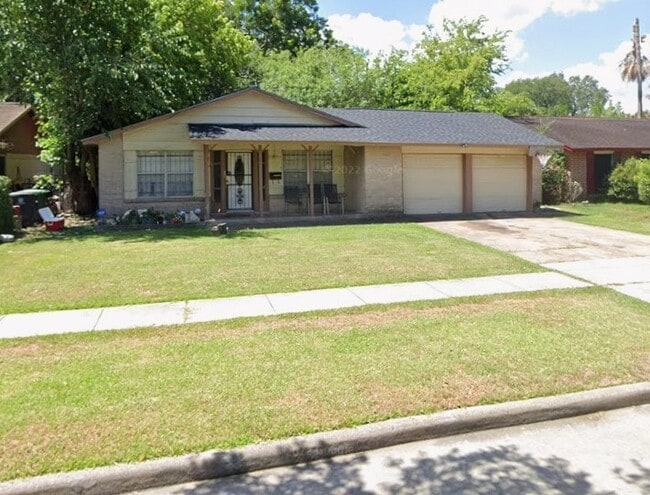 3931 Rosebud Dr