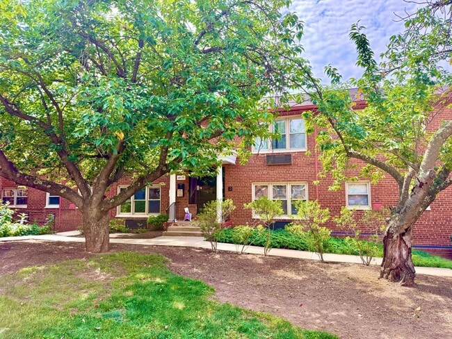 Building Photo - Arlington Gazebo Love, One Bedroom Close to Everything near Ballston Unit 5