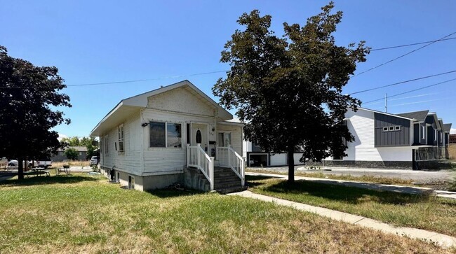 Building Photo - 544 W 200 S Rental
