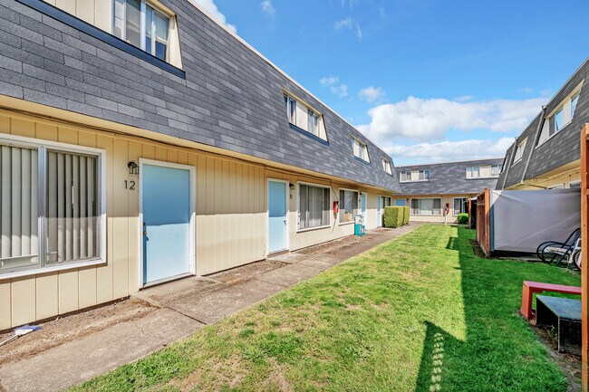Villa Chateau Apartments