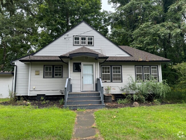 Building Photo - Lovely 4 Bedroom Home Off Red Arrow Highway