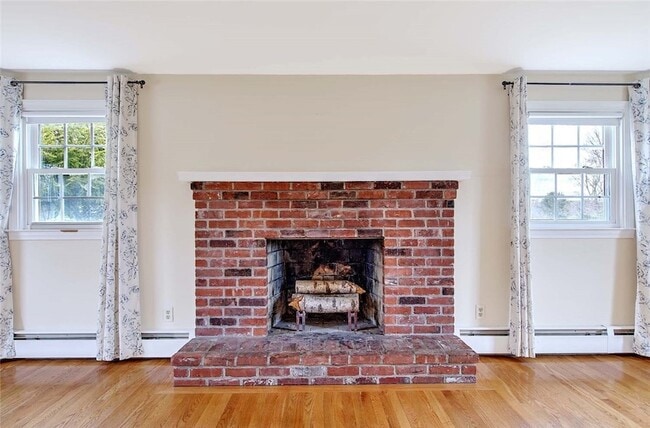 Photo - 12 Whalen Dr