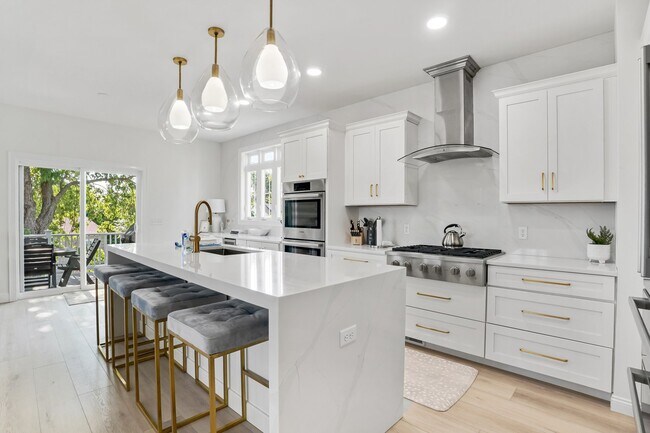 4 Topsail Wy