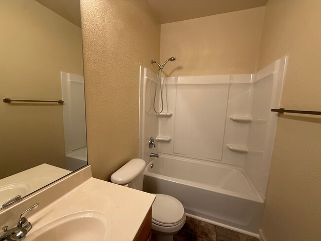 Photo - 3260 Poppy St