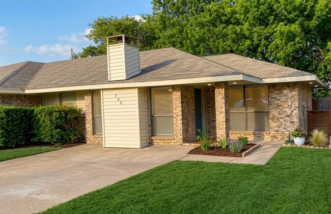 Photo - 720 Long Ct