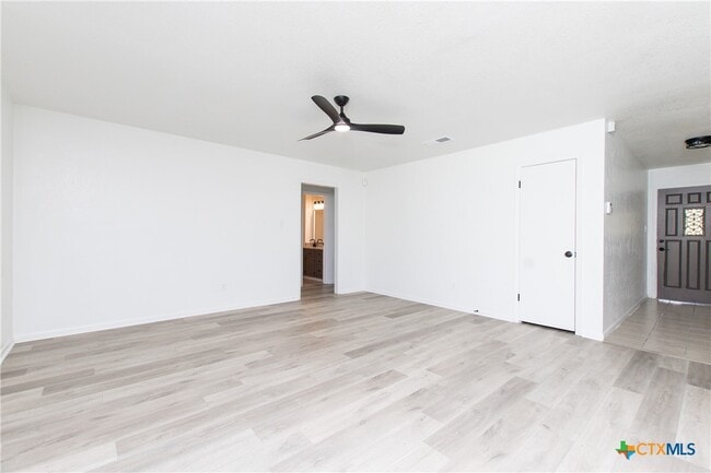 Photo - 1609 Hughes Ave