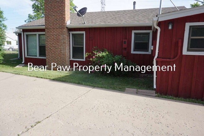 Photo - "Charming 3-Bedroom Retreat with 2 Baths in the Heart of Golden" Unidad B