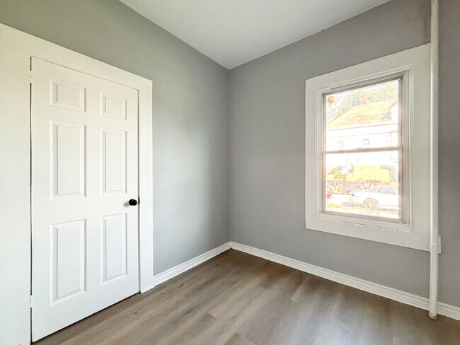 Photo - 478 S 15th St Unit Apt. 1