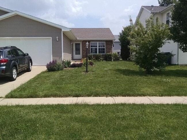 Photo - 604B Sunflower St