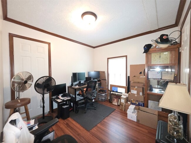 Photo - 21683 White Oak Dr